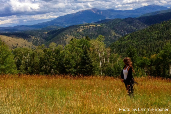 women in the moutains